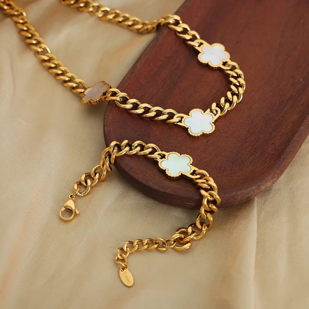 Pearl Clover Necklace