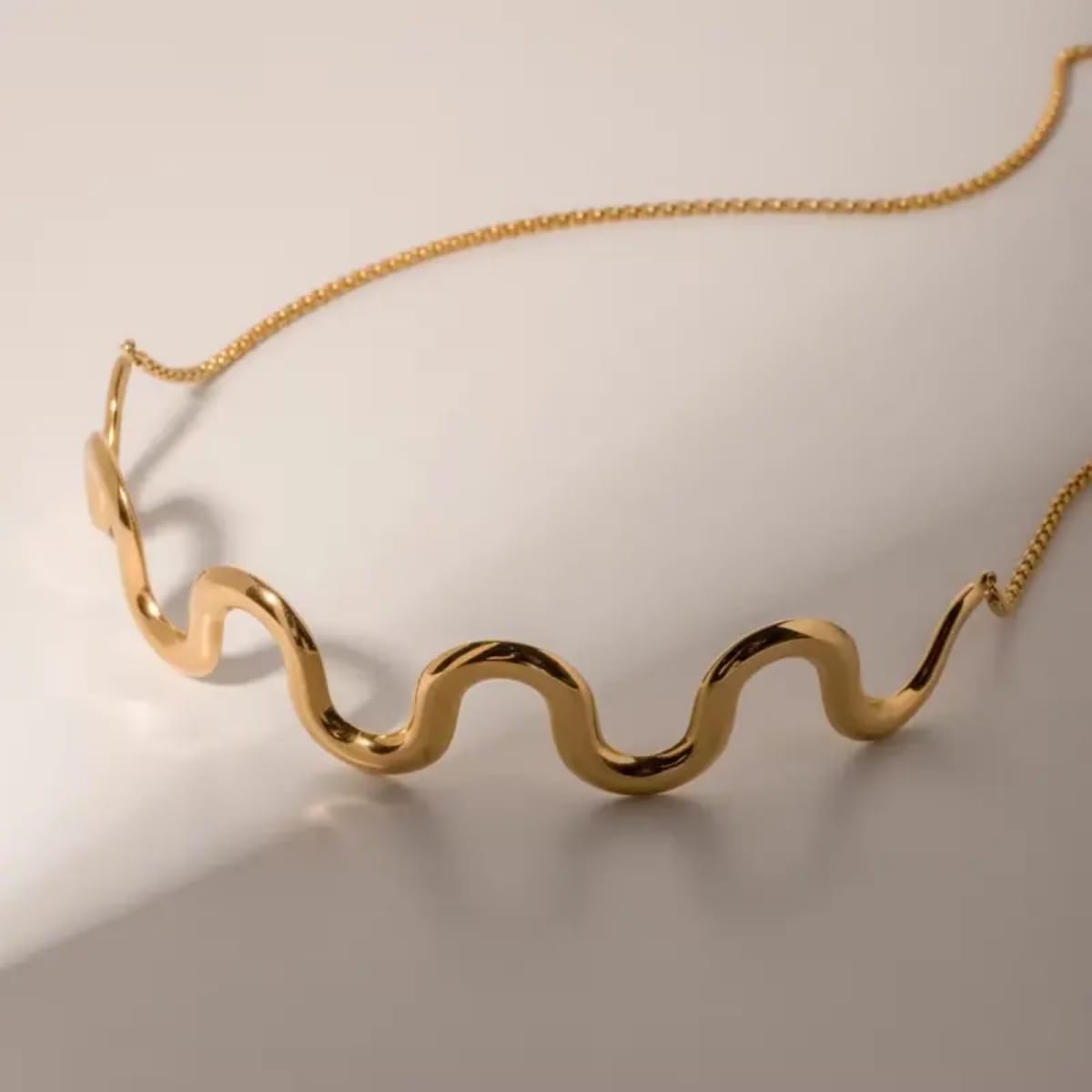 Wave Melt Statement Choker