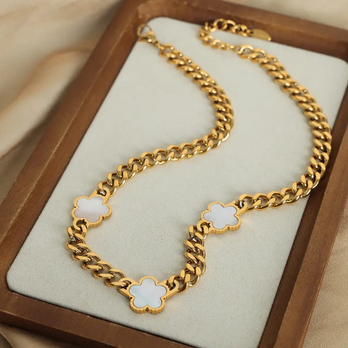 Pearl Clover Necklace