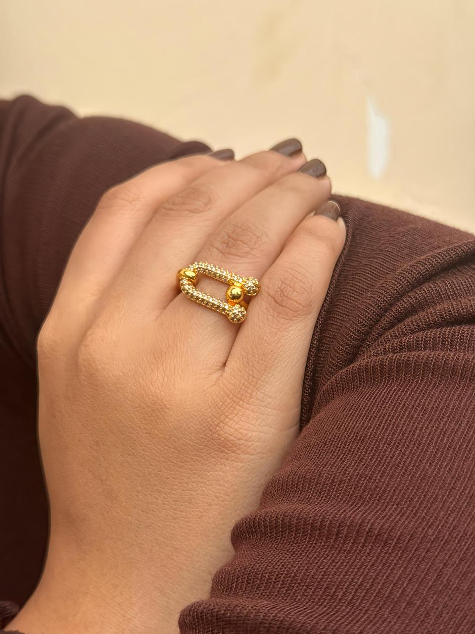 Elegant U-Link Crystal Ring