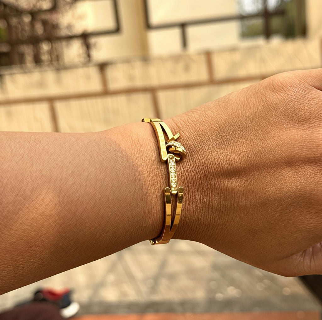 Luxe Orbit Bracelet( thin wrist friendly)