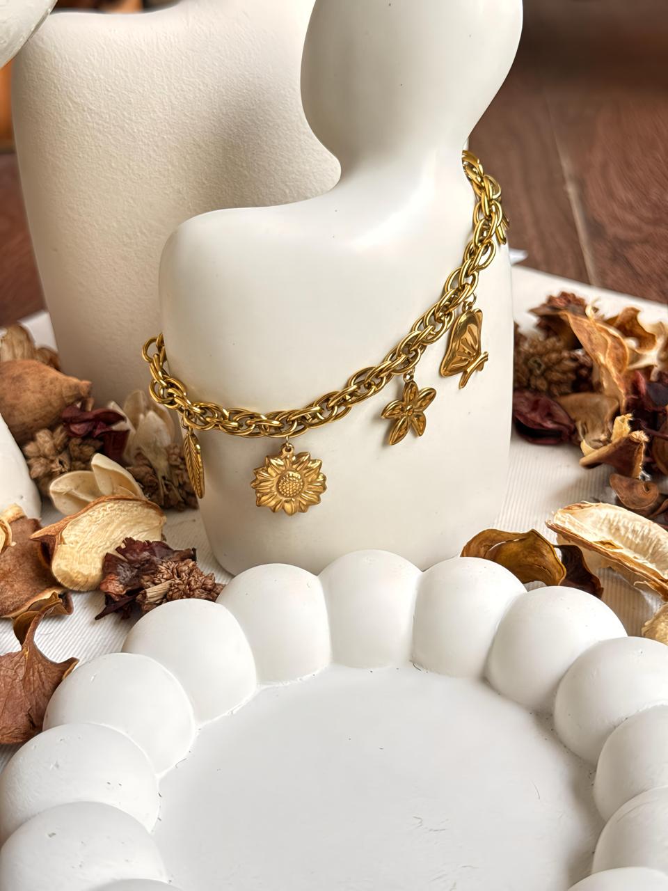 Bloom Tale Charm Bracelet