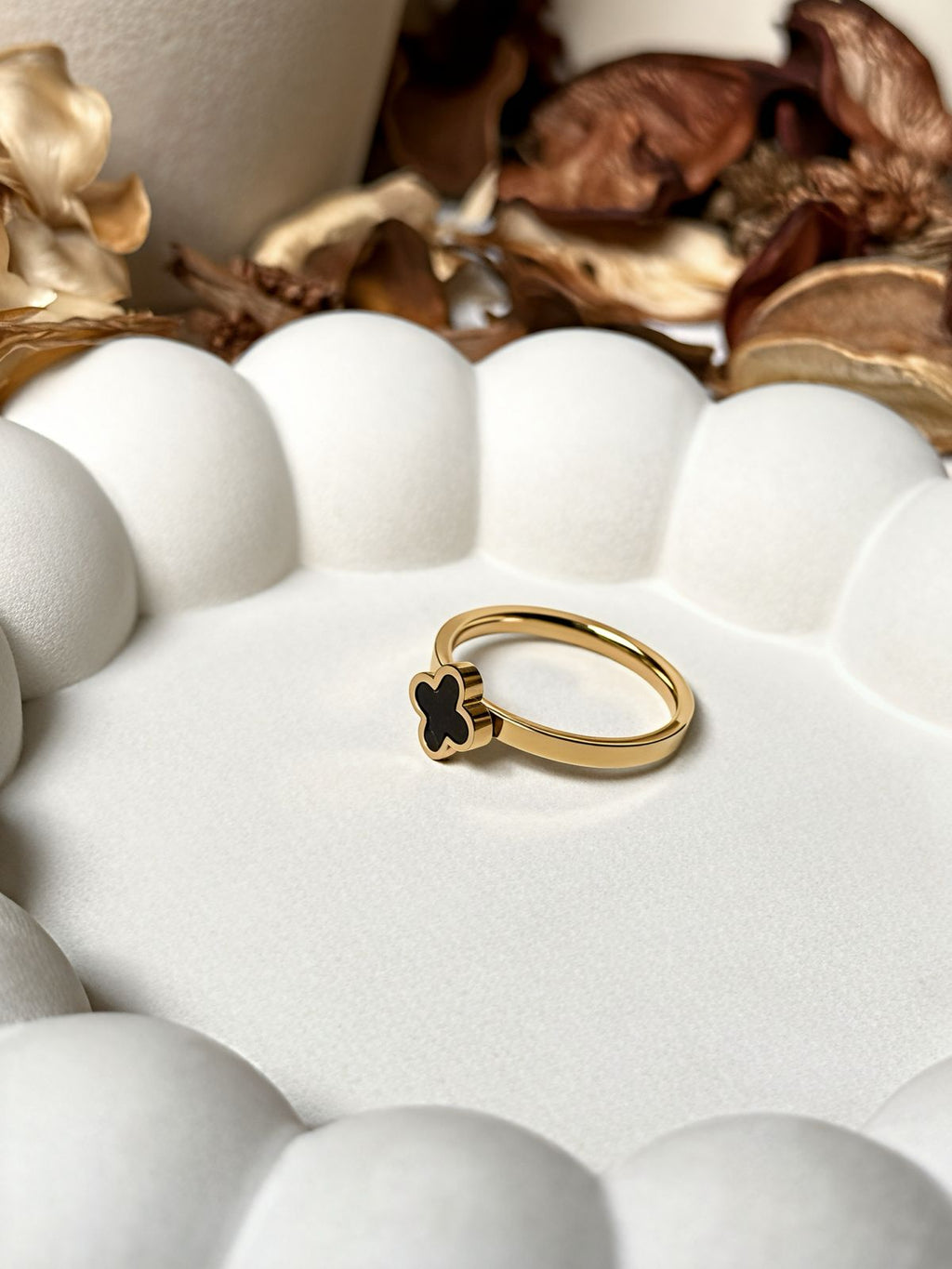 Black Bloom Gold Ring