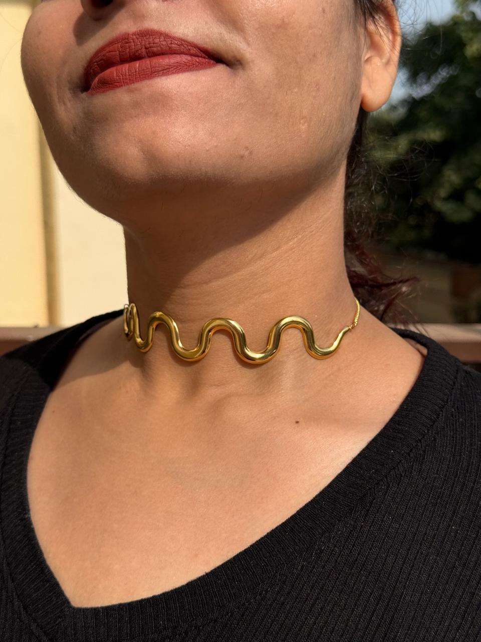 Wave Melt Statement Choker
